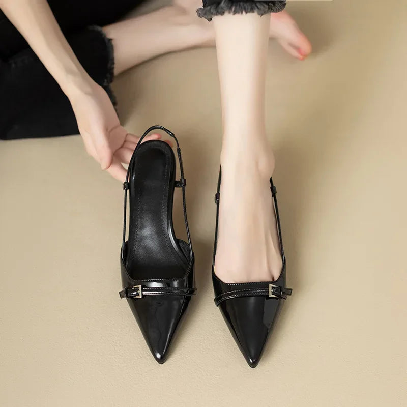 Black / 10
